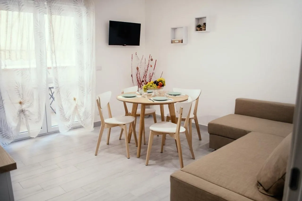 Levante Apartment Santa Teresa Di Riva 0*,
