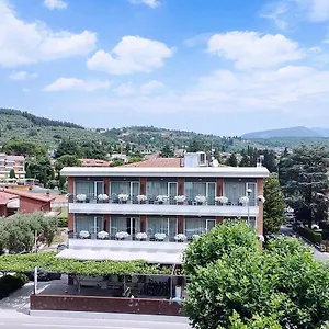 hotel-benaco-garda.hotelinveneto.com/